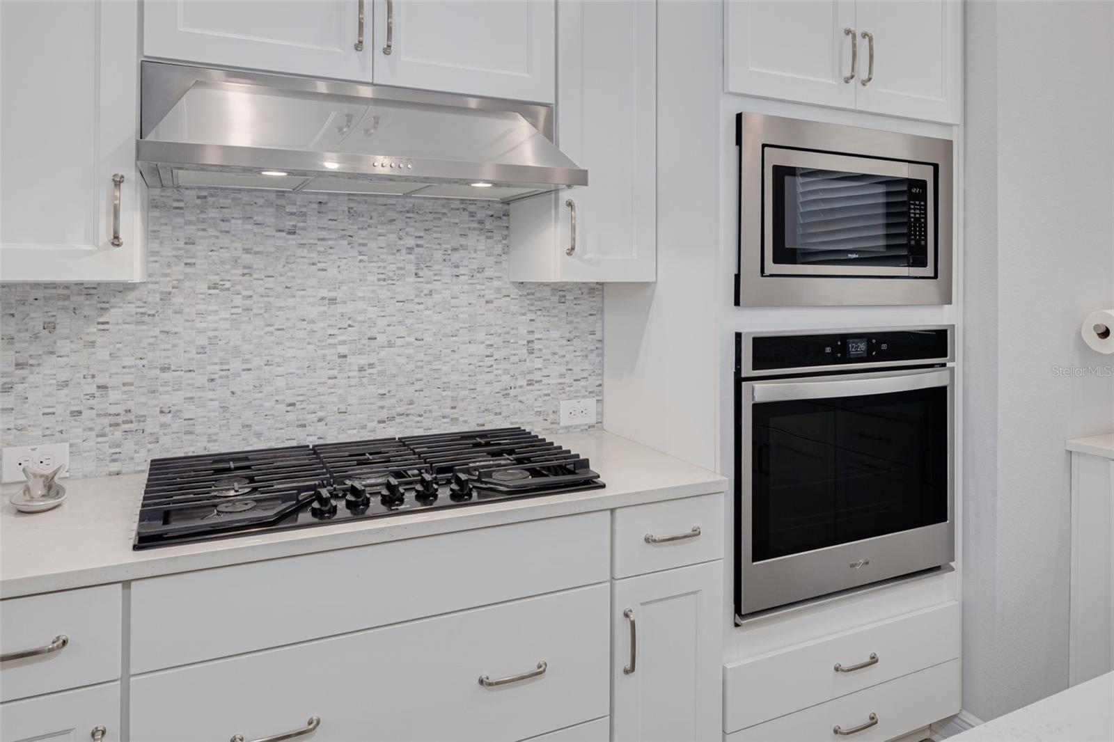 Image 5 of 30 For 835 Burlington Avenue N