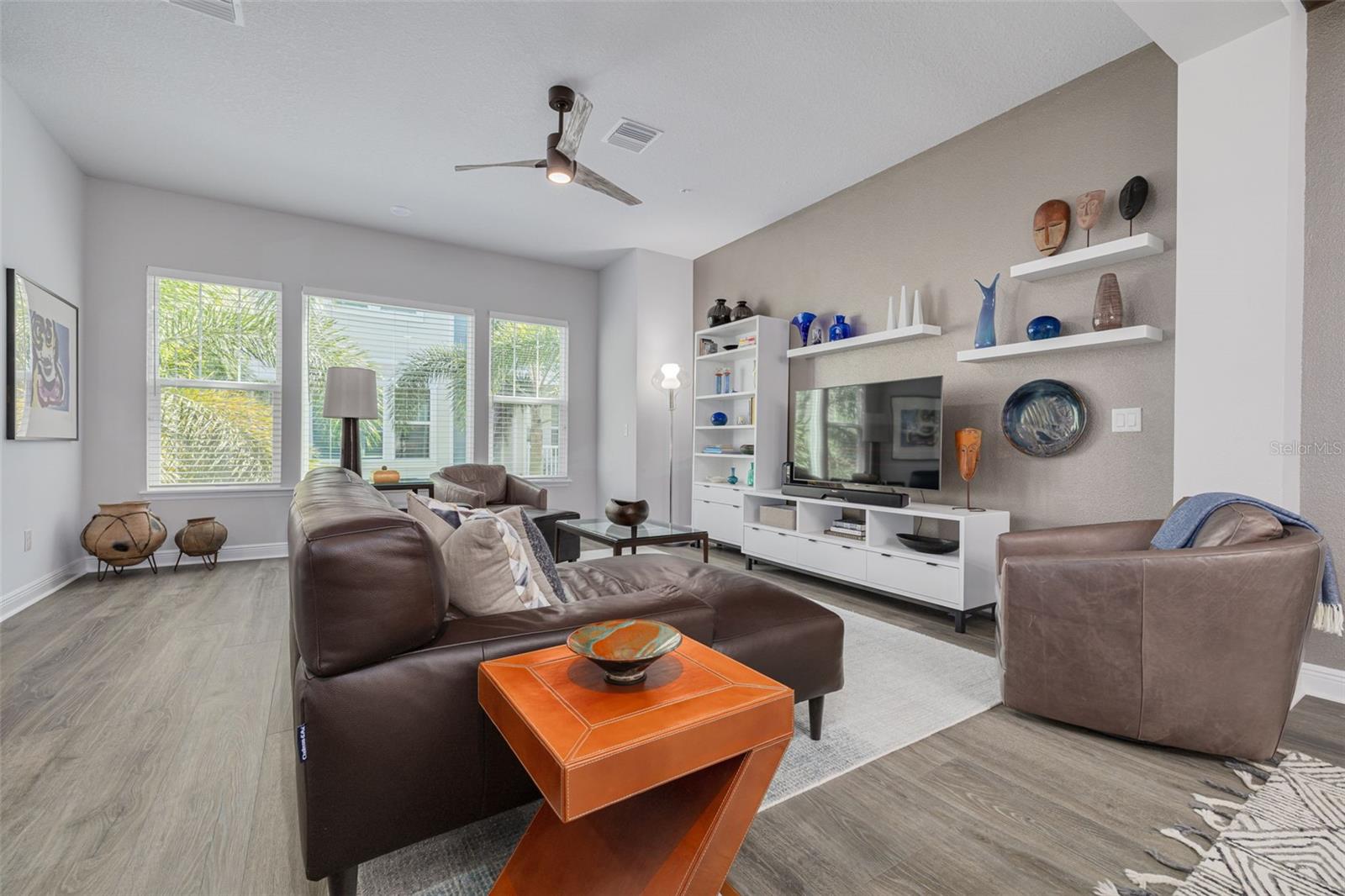 Image 8 of 30 For 835 Burlington Avenue N