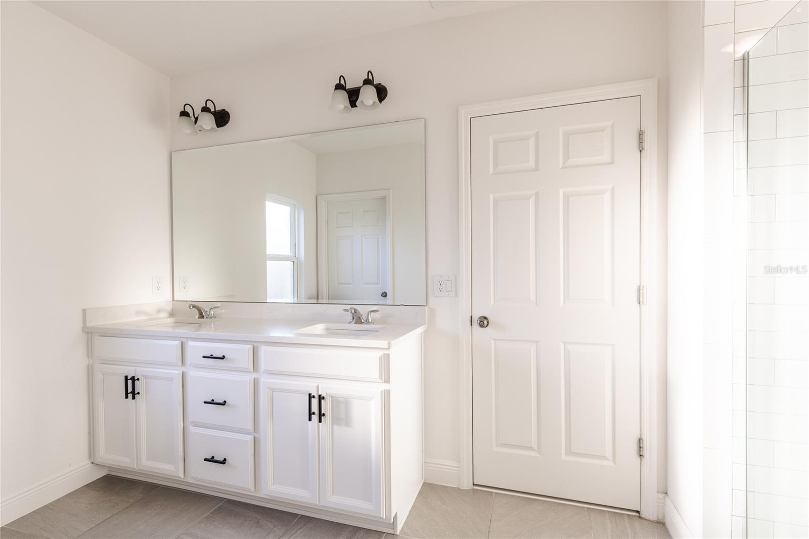 Image 15 of 23 For 9389 St Therese Street