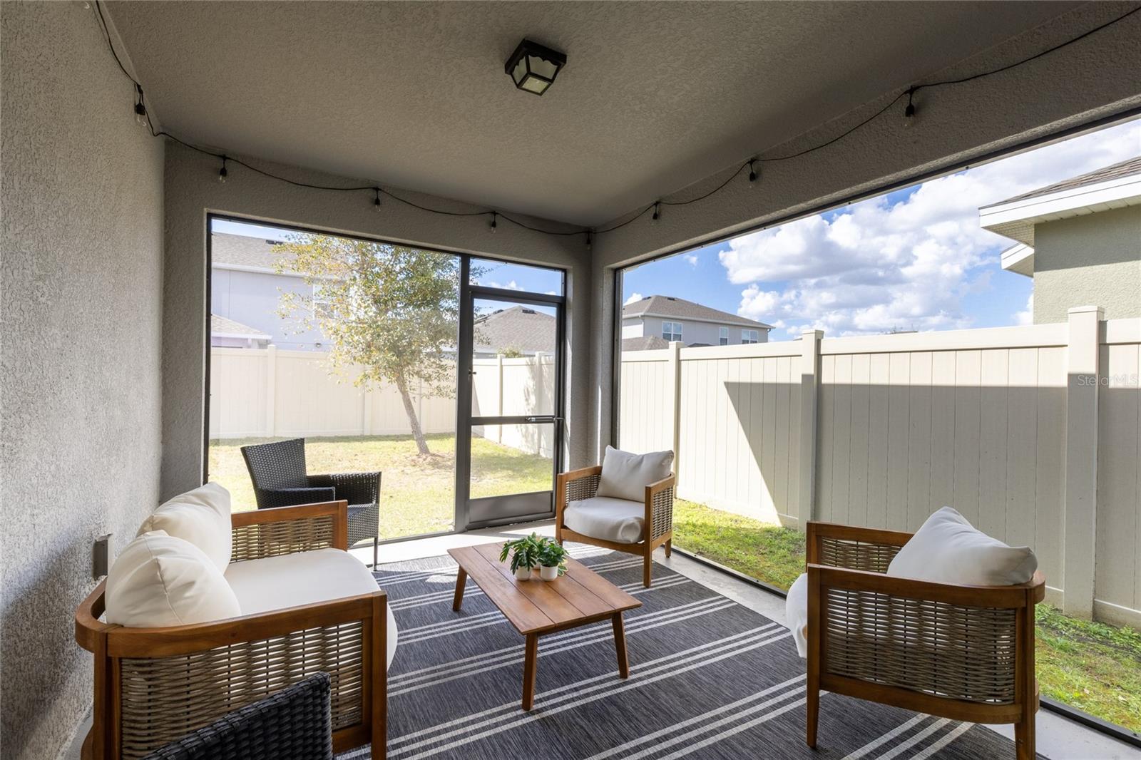 Image 17 of 23 For 9389 St Therese Street