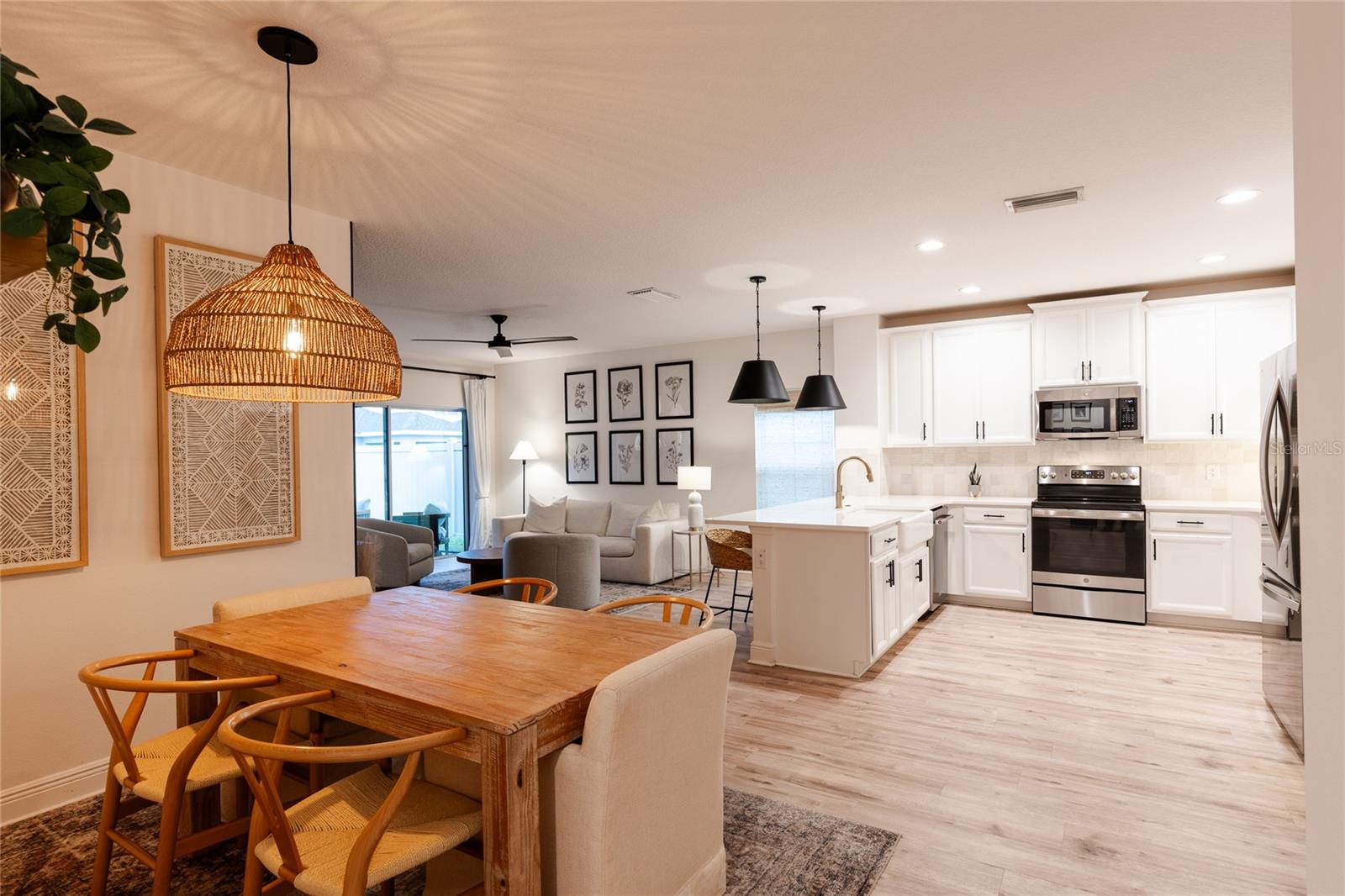 Image 6 of 23 For 9389 St Therese Street