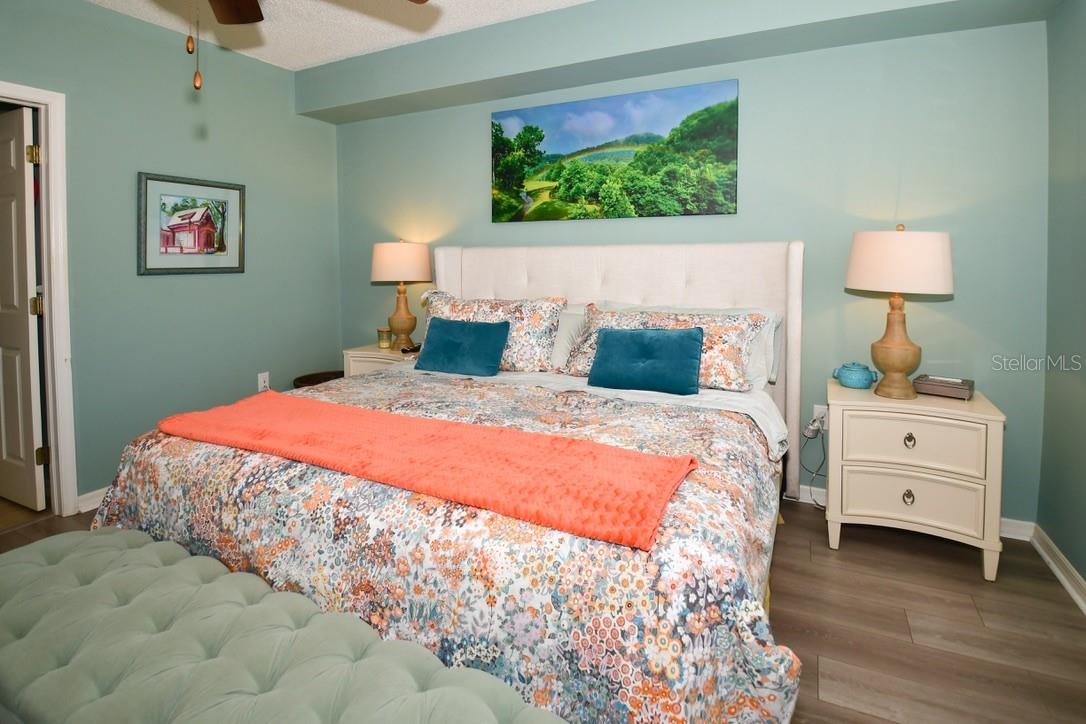 Image 9 of 30 For 6425 Shoreline Drive 10103