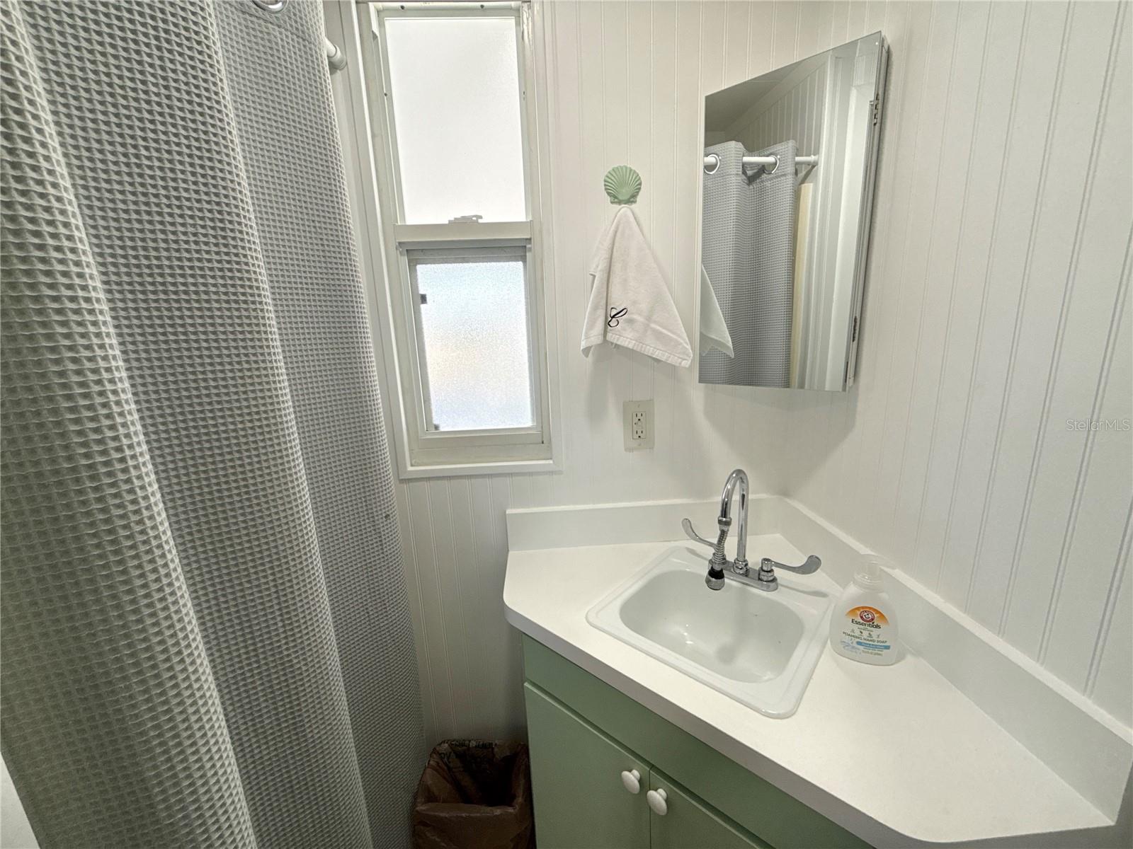 Image 14 of 25 For 606 Mount Lancaster Avenue Ne 651