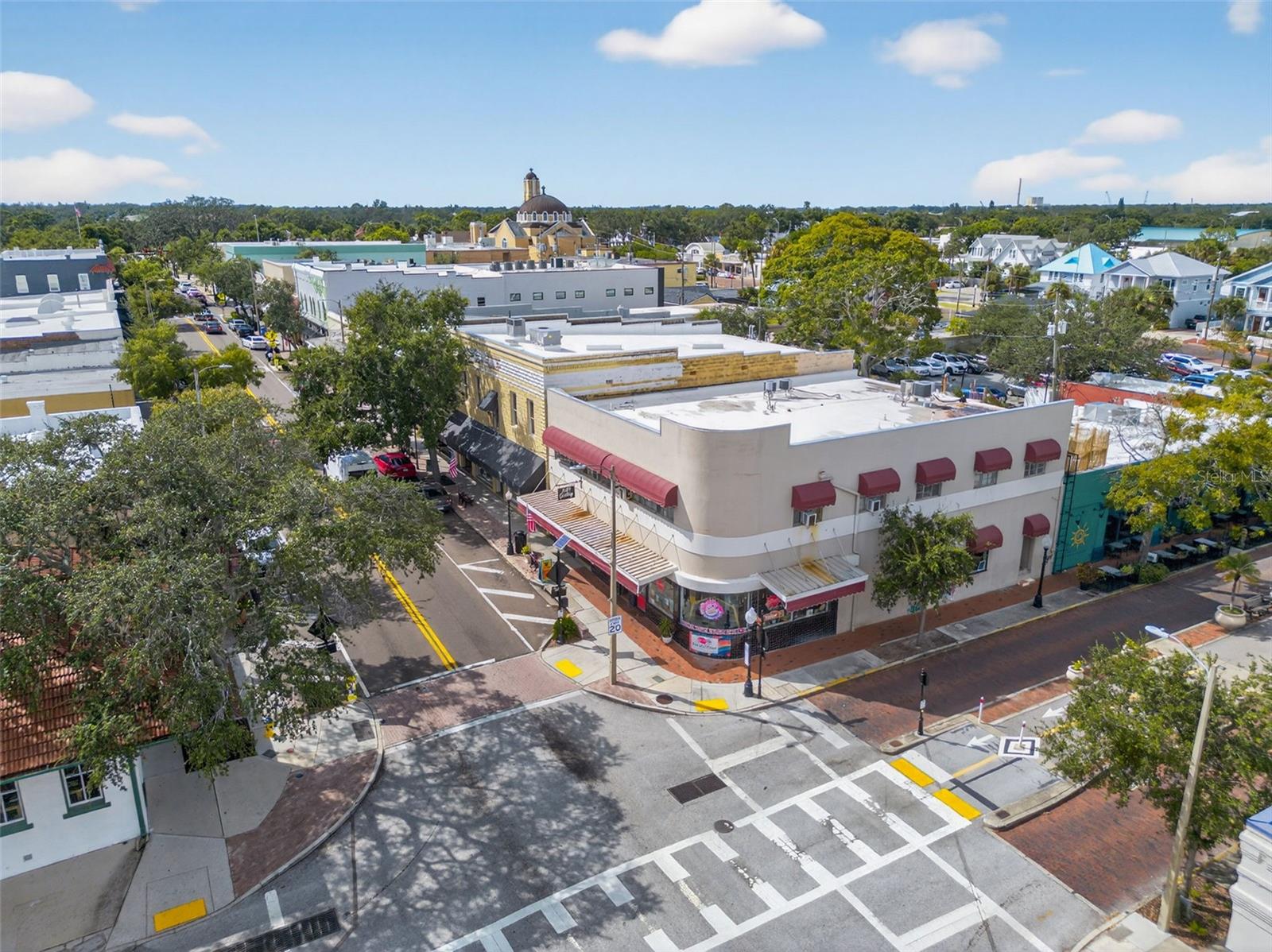 Image 37 of 43 For 1414 River Circle