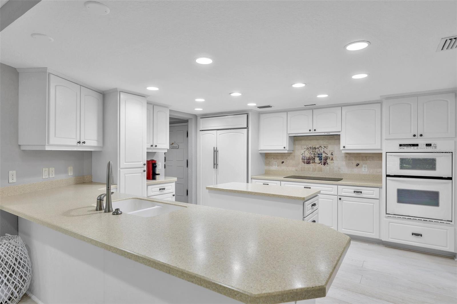 Listing photo id 8 for 36750 Us Highway 19 N 27101