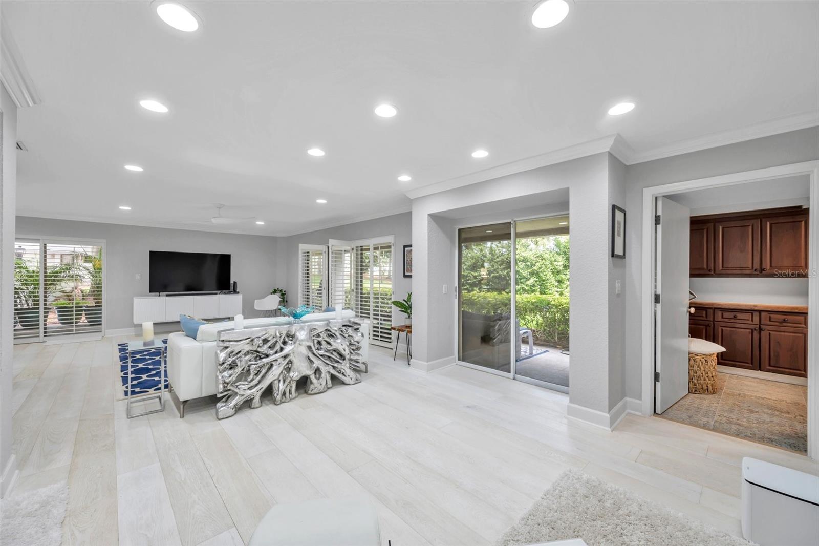 Listing photo id 26 for 36750 Us Highway 19 N 27101