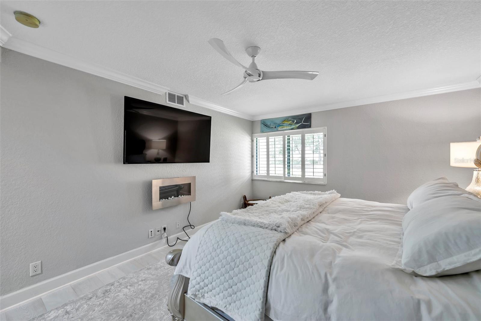 Listing photo id 36 for 36750 Us Highway 19 N 27101