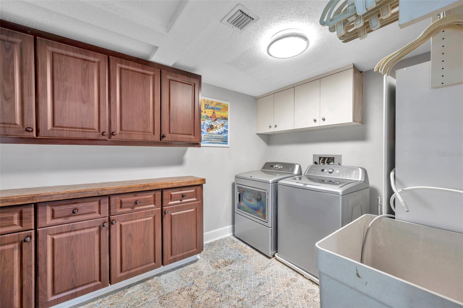 Listing photo id 44 for 36750 Us Highway 19 N 27101