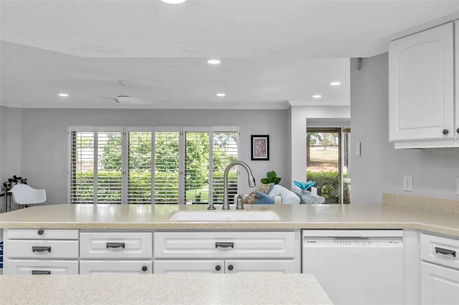 Listing photo id 4 for 36750 Us Highway 19 N 27101