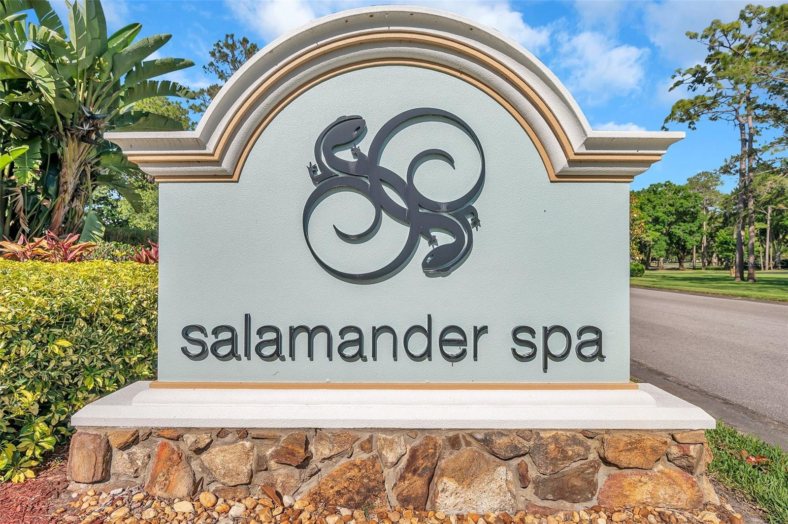 Listing photo id 70 for 36750 Us Highway 19 N 27101