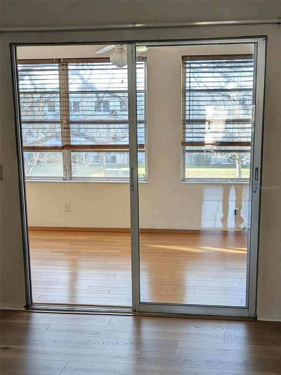 Image 15 of 17 For 2466 Ecuadorian Way 36