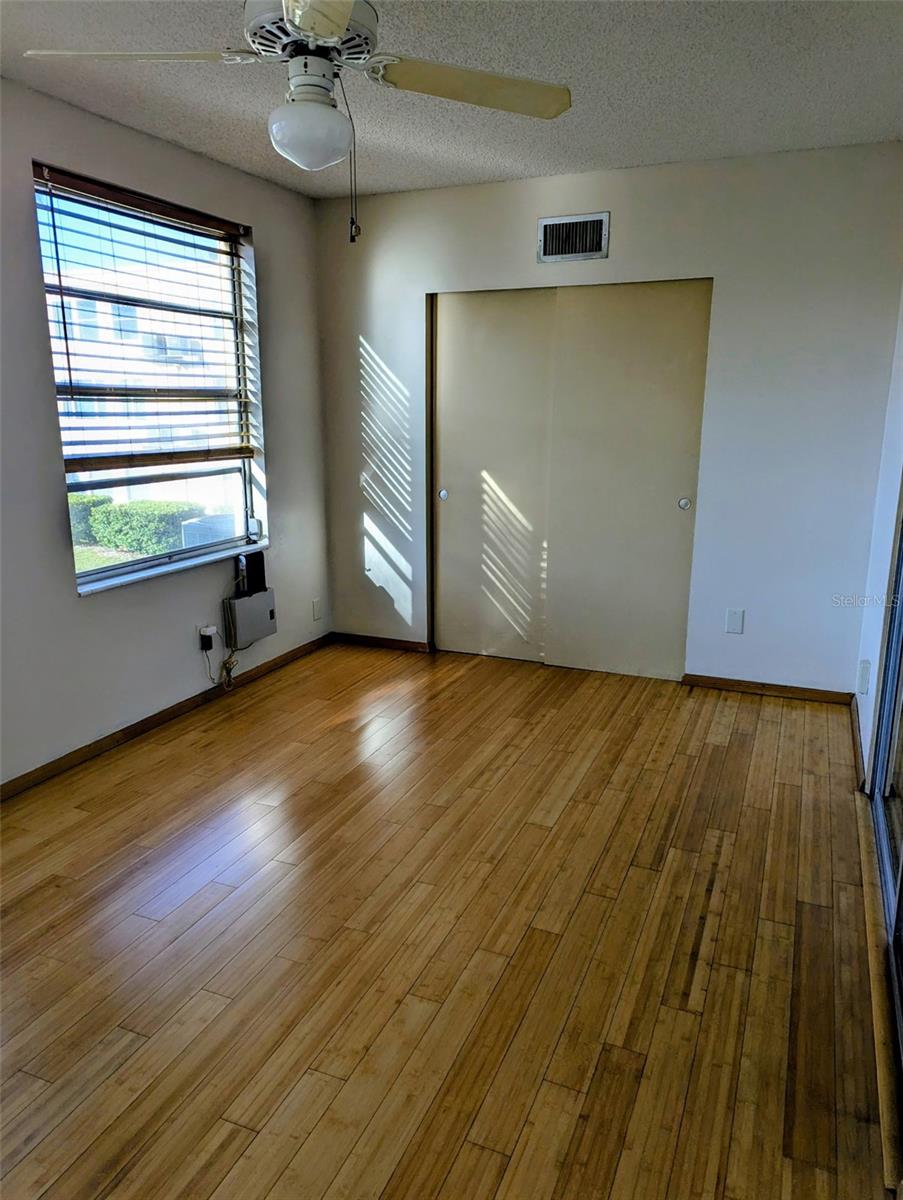 Image 17 of 17 For 2466 Ecuadorian Way 36