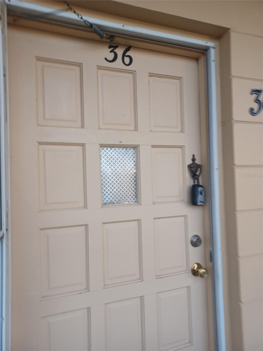 Image 2 of 17 For 2466 Ecuadorian Way 36