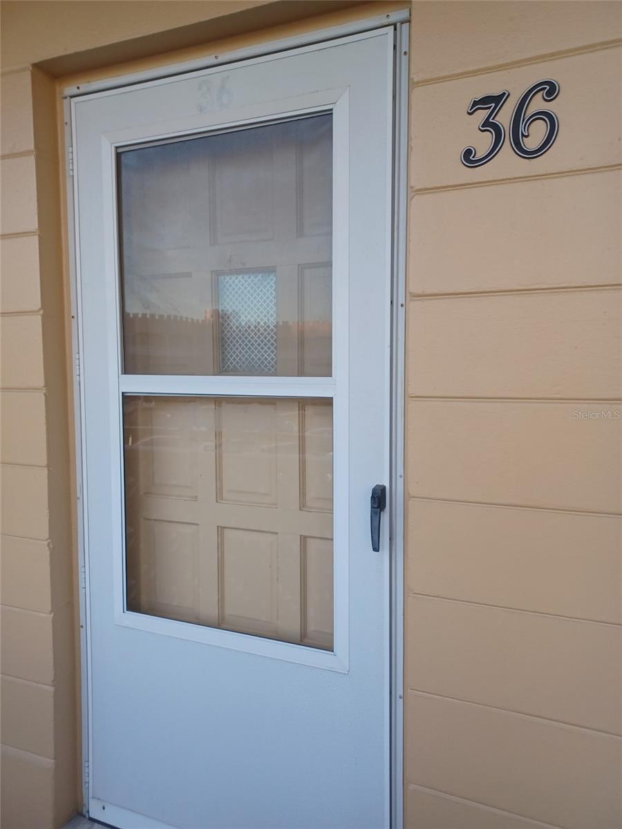 Image 3 of 17 For 2466 Ecuadorian Way 36