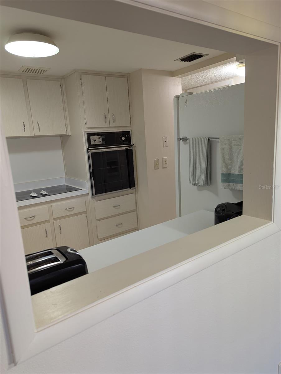 Image 9 of 17 For 2466 Ecuadorian Way 36