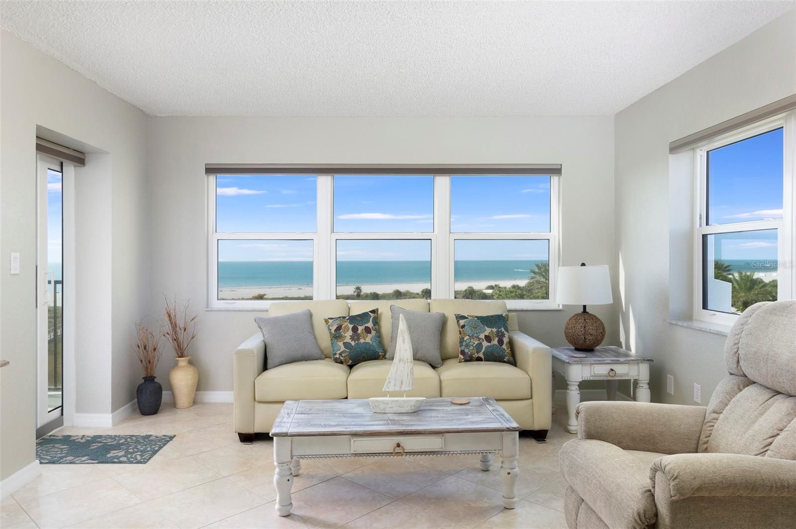 Listing photo id 8 for 1230 Gulf Boulevard 608