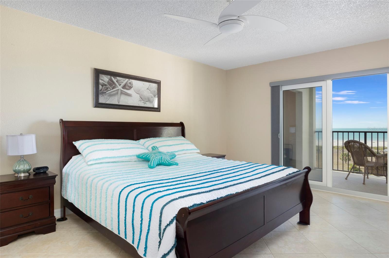 Listing photo id 15 for 1230 Gulf Boulevard 608