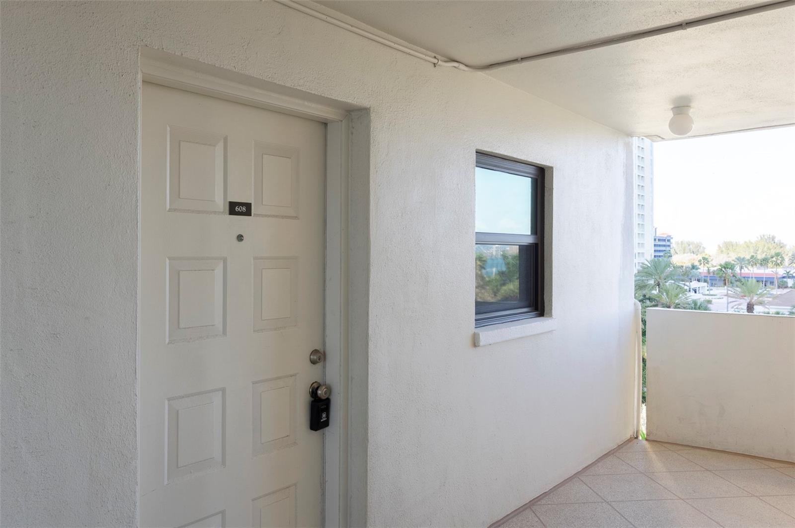 Listing photo id 0 for 1230 Gulf Boulevard 608