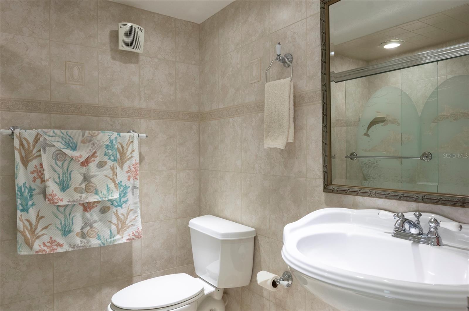 Listing photo id 18 for 1230 Gulf Boulevard 608