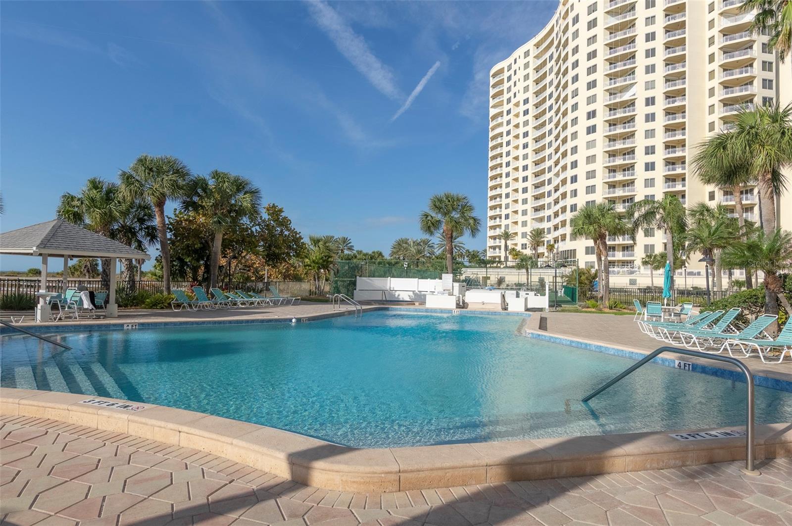 Listing photo id 30 for 1230 Gulf Boulevard 608