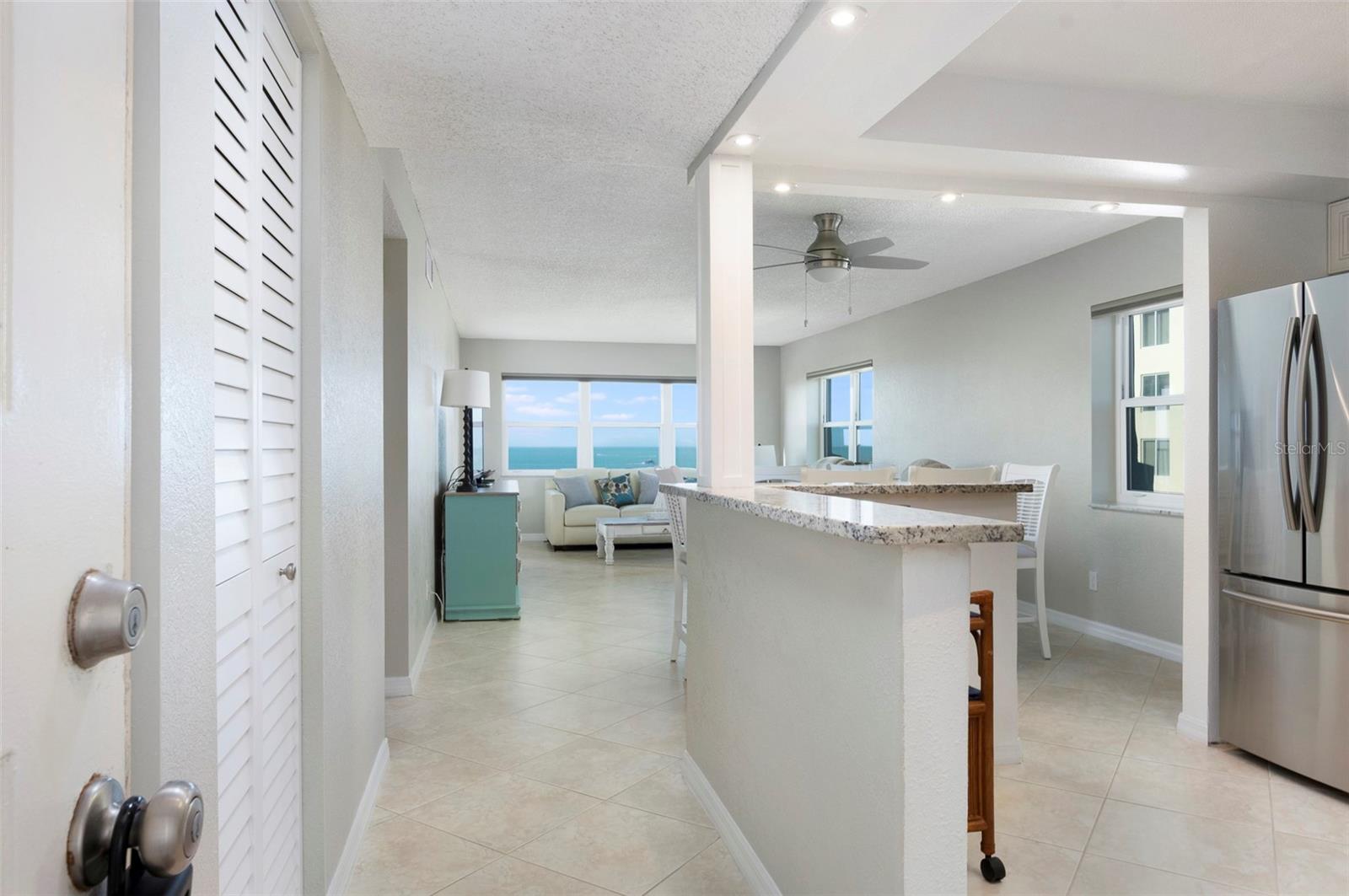 Listing photo id 2 for 1230 Gulf Boulevard 608