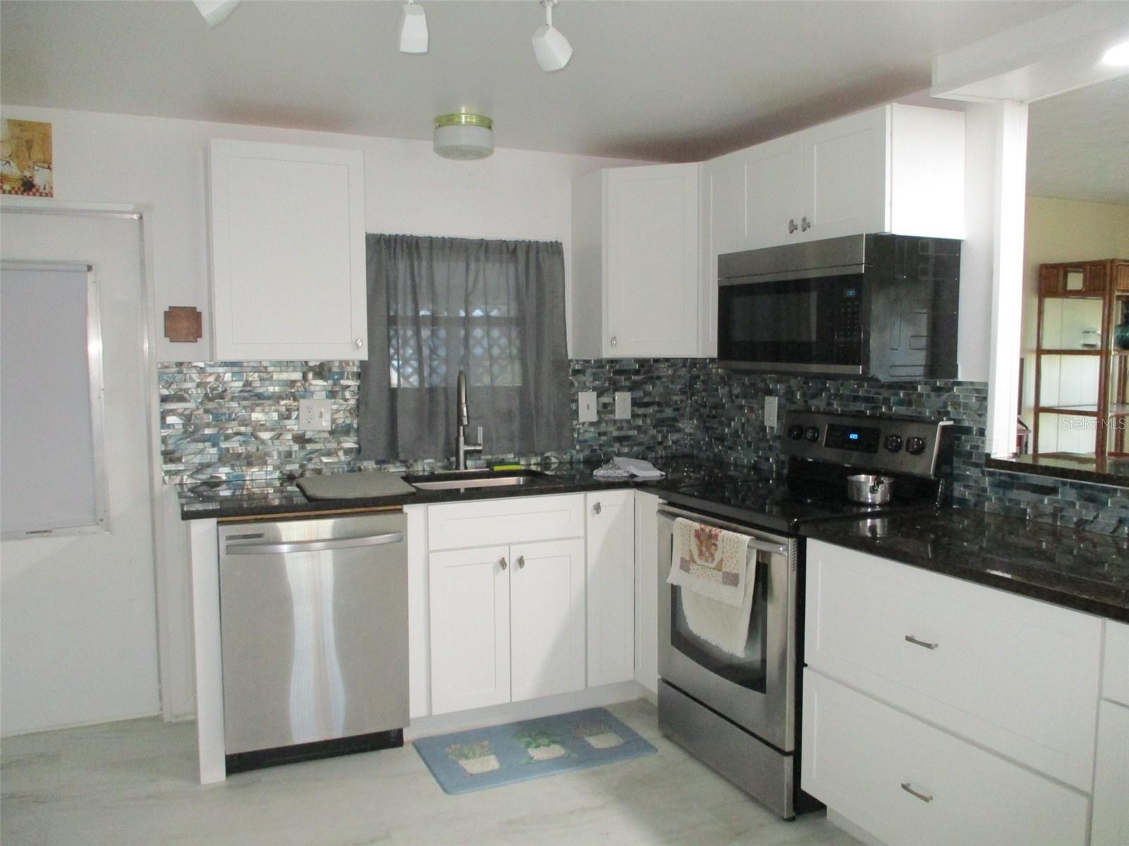 Image 6 of 28 For 34542 Sweetpea Lane