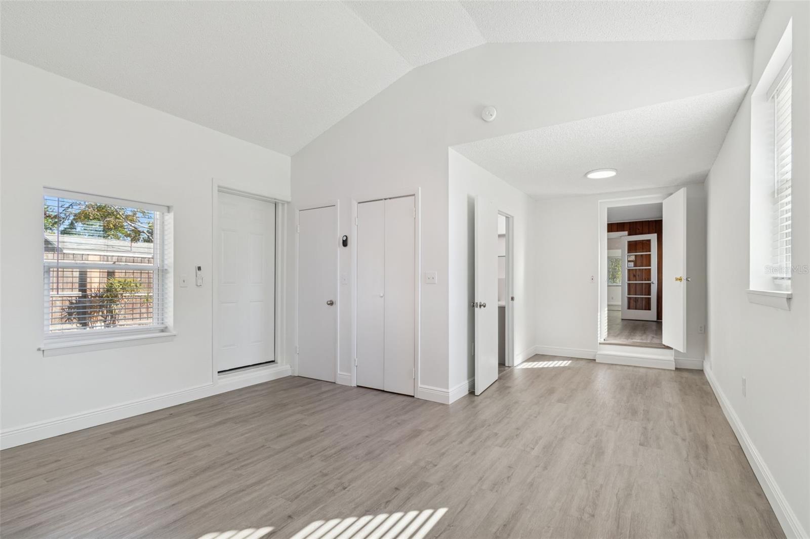 Image 17 of 41 For 2900 49th Street N