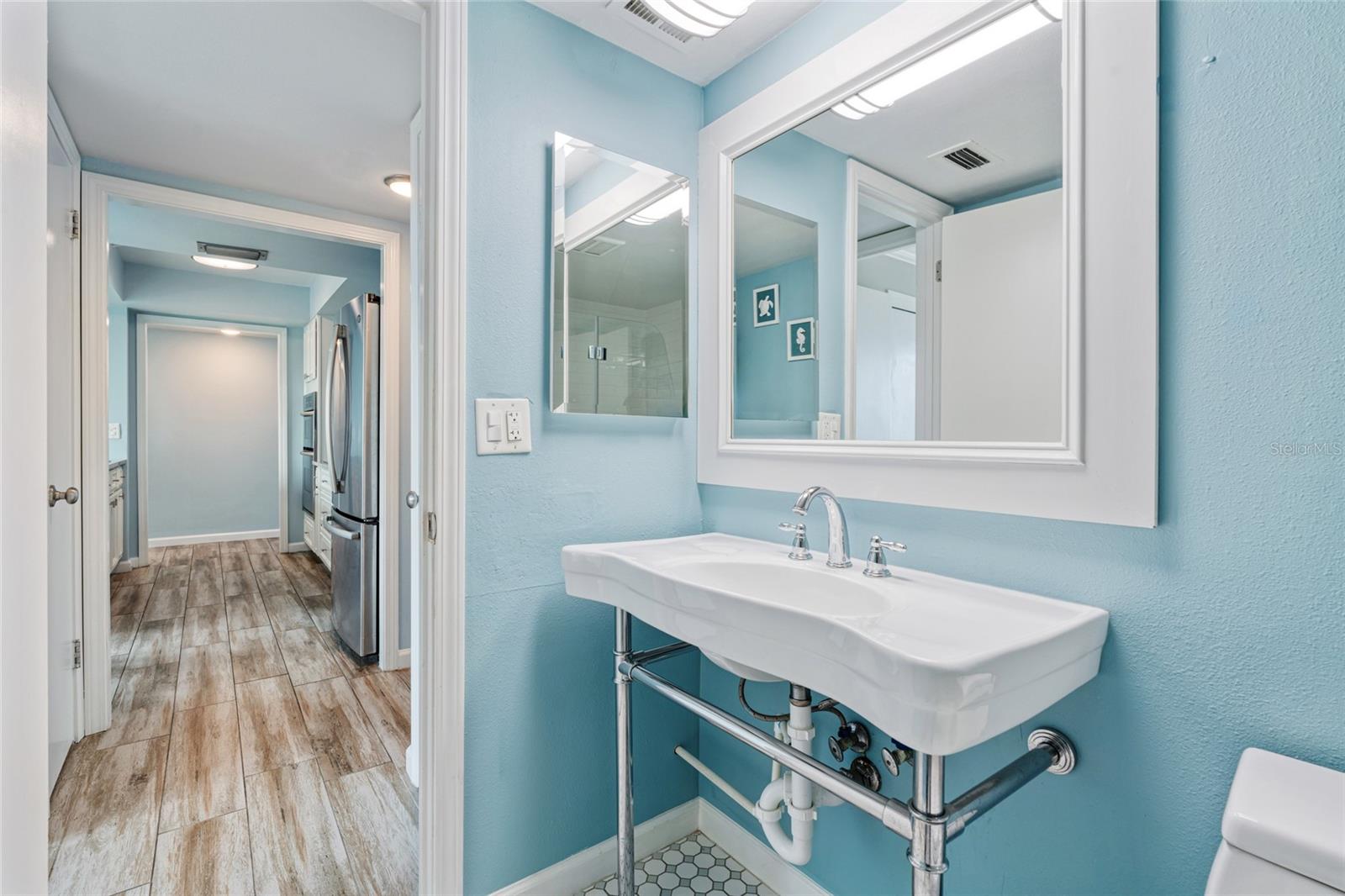 Image 22 of 28 For 2617 Cove Cay Drive 711