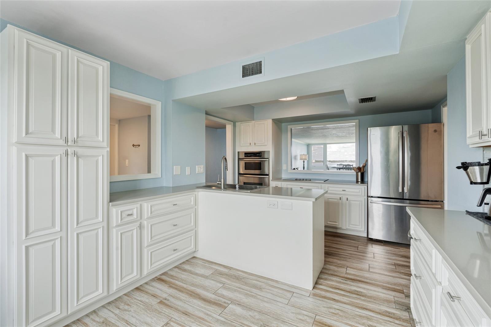 Image 9 of 28 For 2617 Cove Cay Drive 711