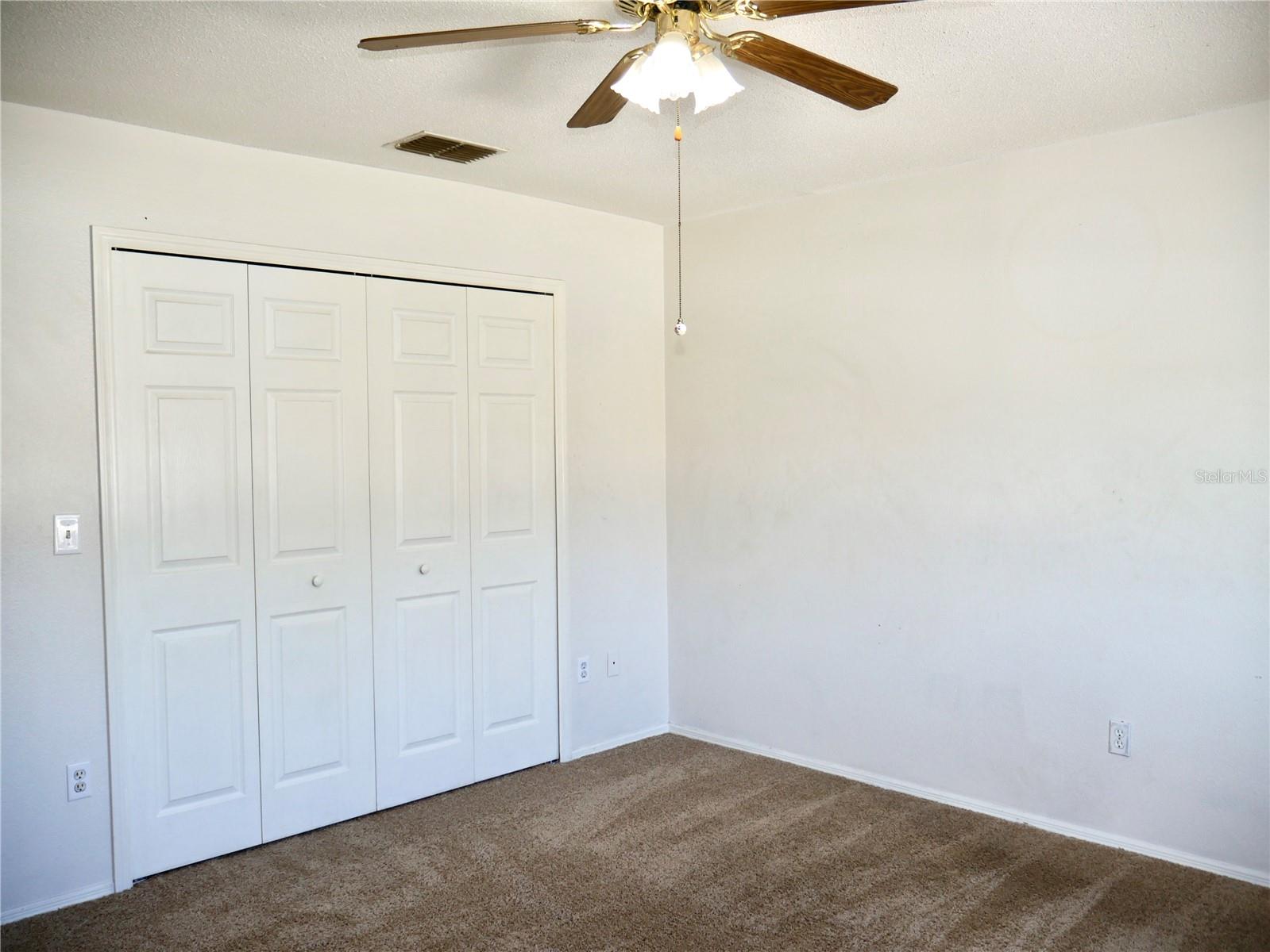 Listing photo id 9 for 1907 Fluorshire Drive