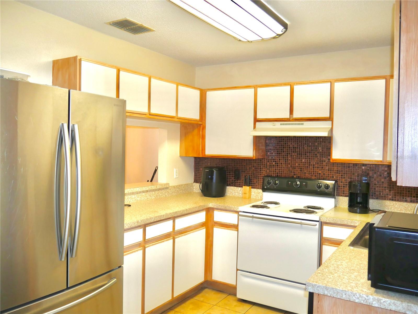 Listing photo id 6 for 1907 Fluorshire Drive