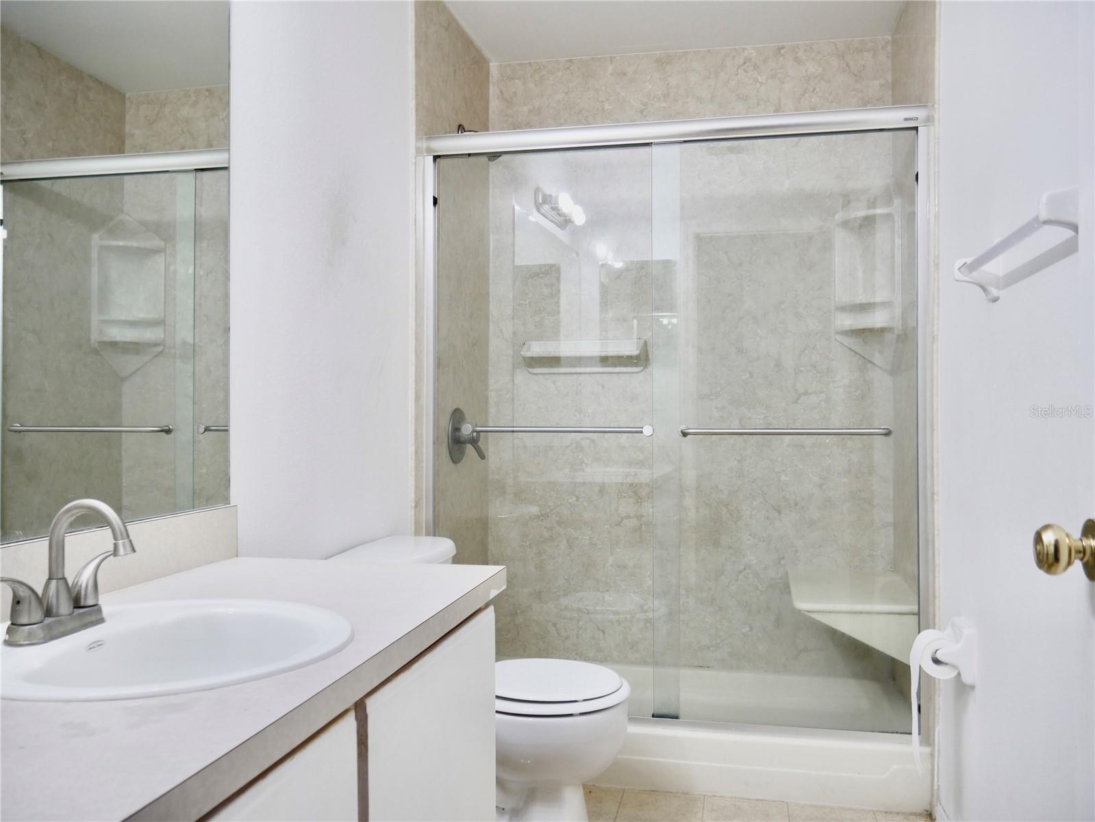 Listing photo id 7 for 1907 Fluorshire Drive