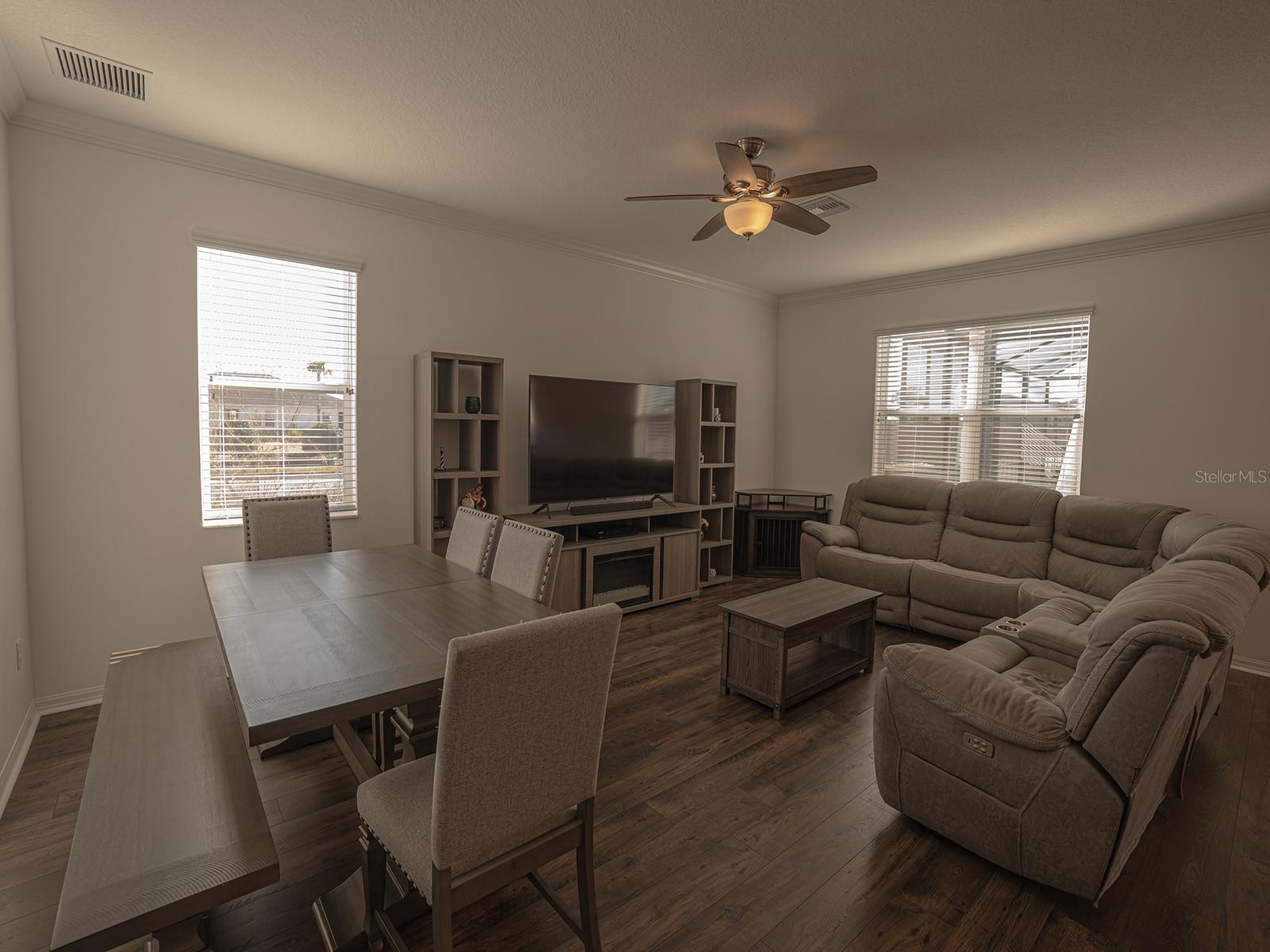 Image 7 of 69 For 5836 Timberdale Avenue