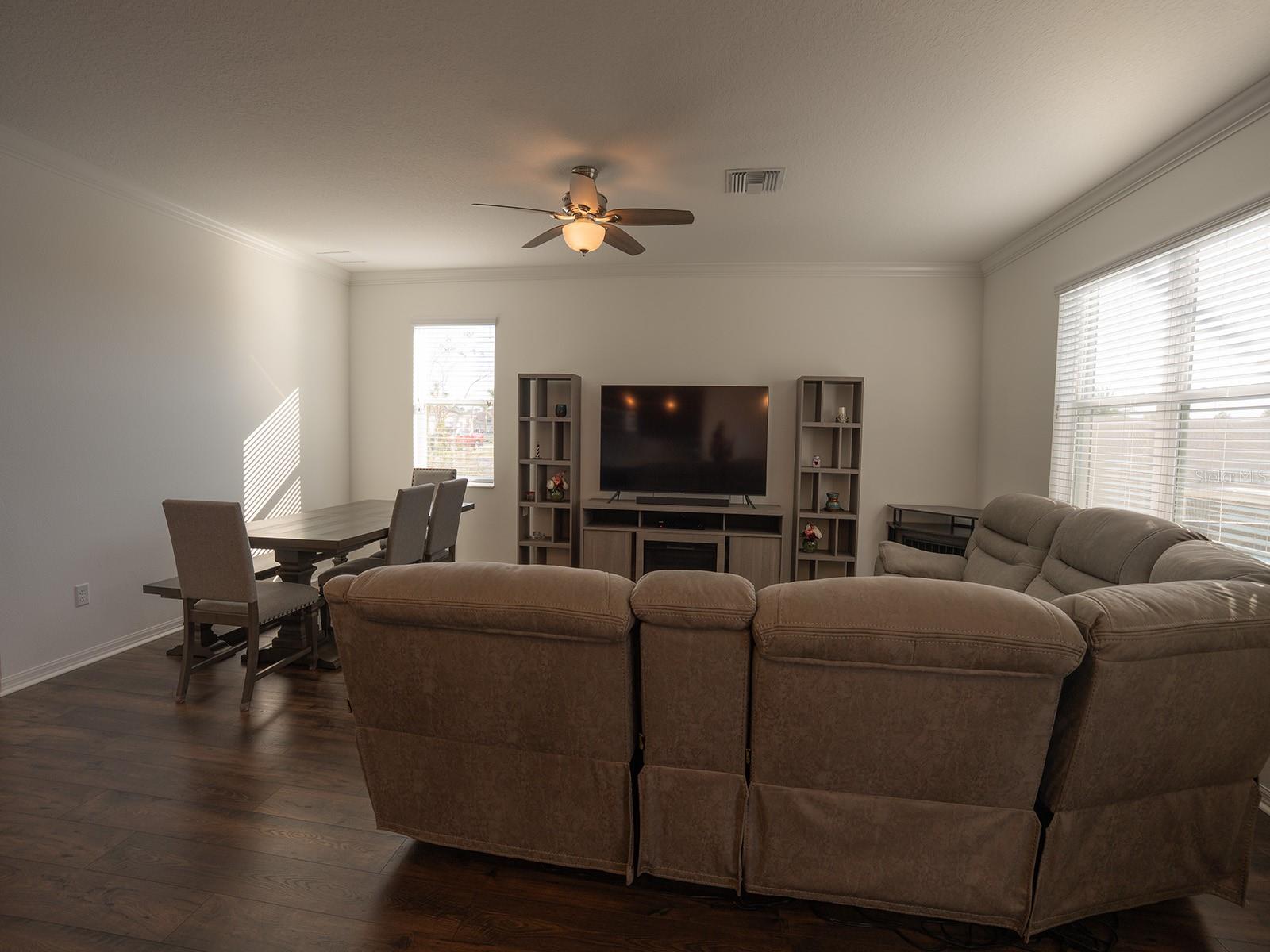 Image 9 of 69 For 5836 Timberdale Avenue