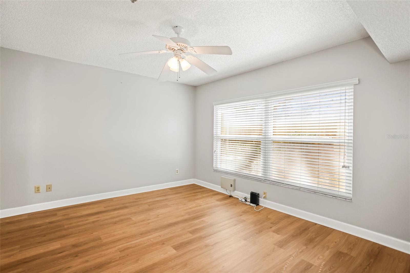 Image 12 of 40 For 2209 Utopian Drive E 117