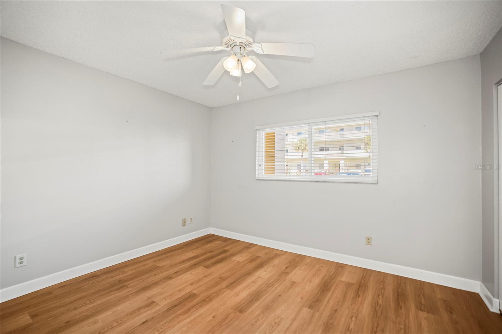 Image 16 of 40 For 2209 Utopian Drive E 117