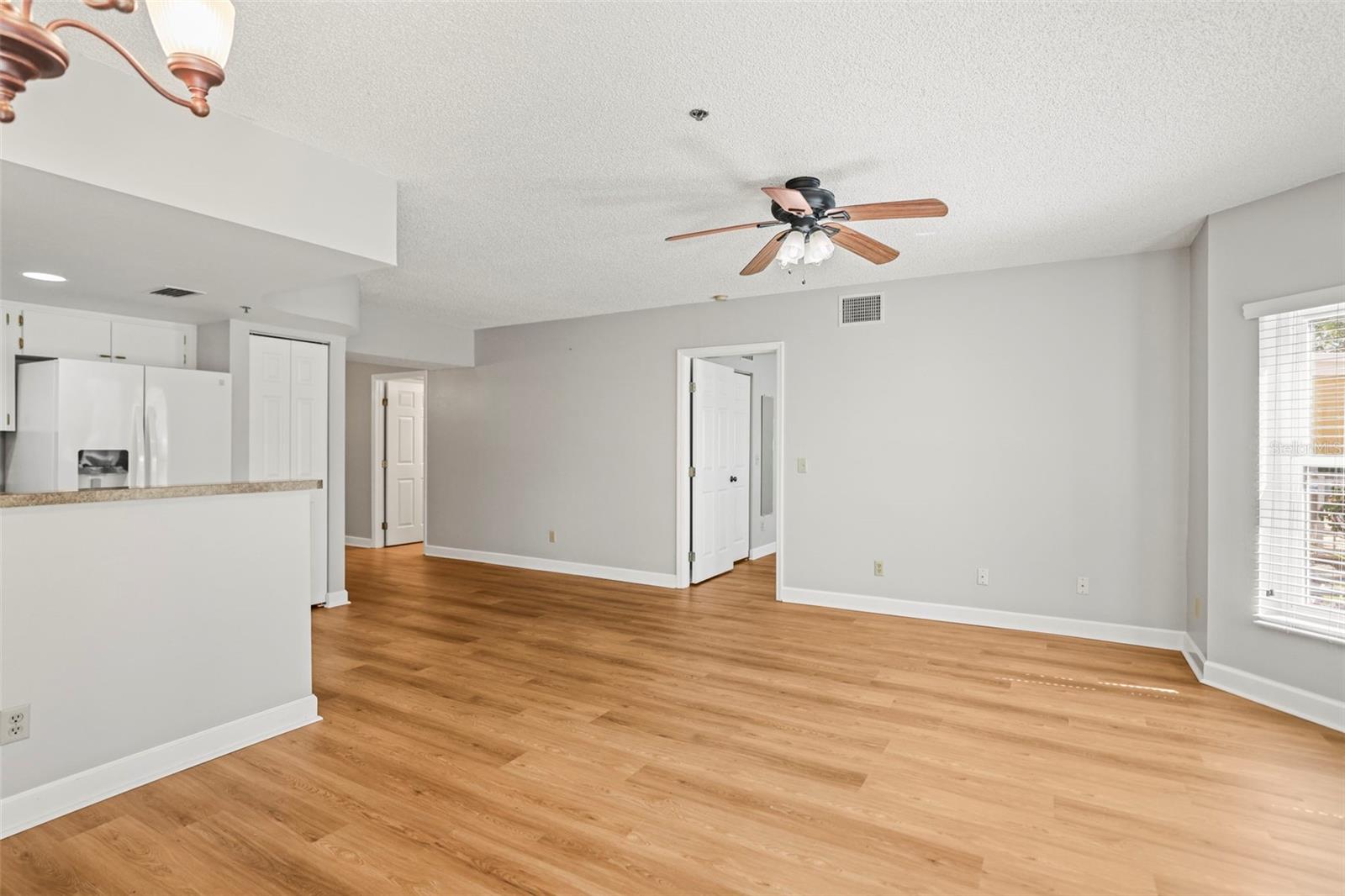 Image 5 of 40 For 2209 Utopian Drive E 117