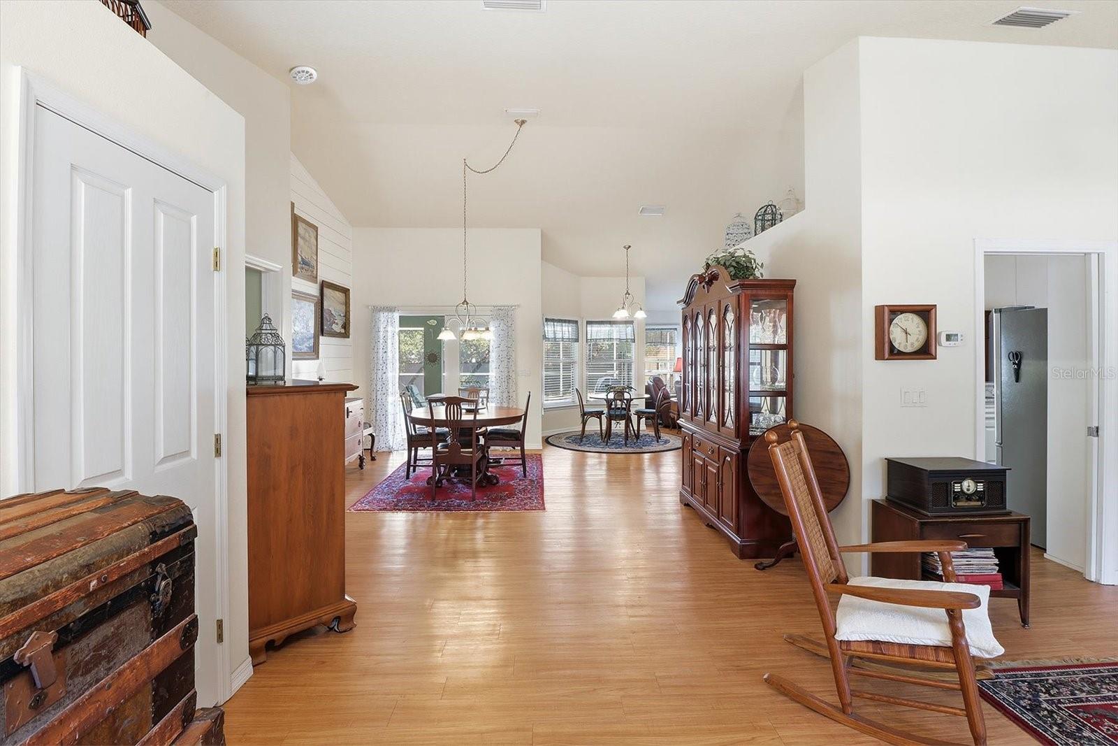 Image 14 of 57 For 6090 Woodside Circle