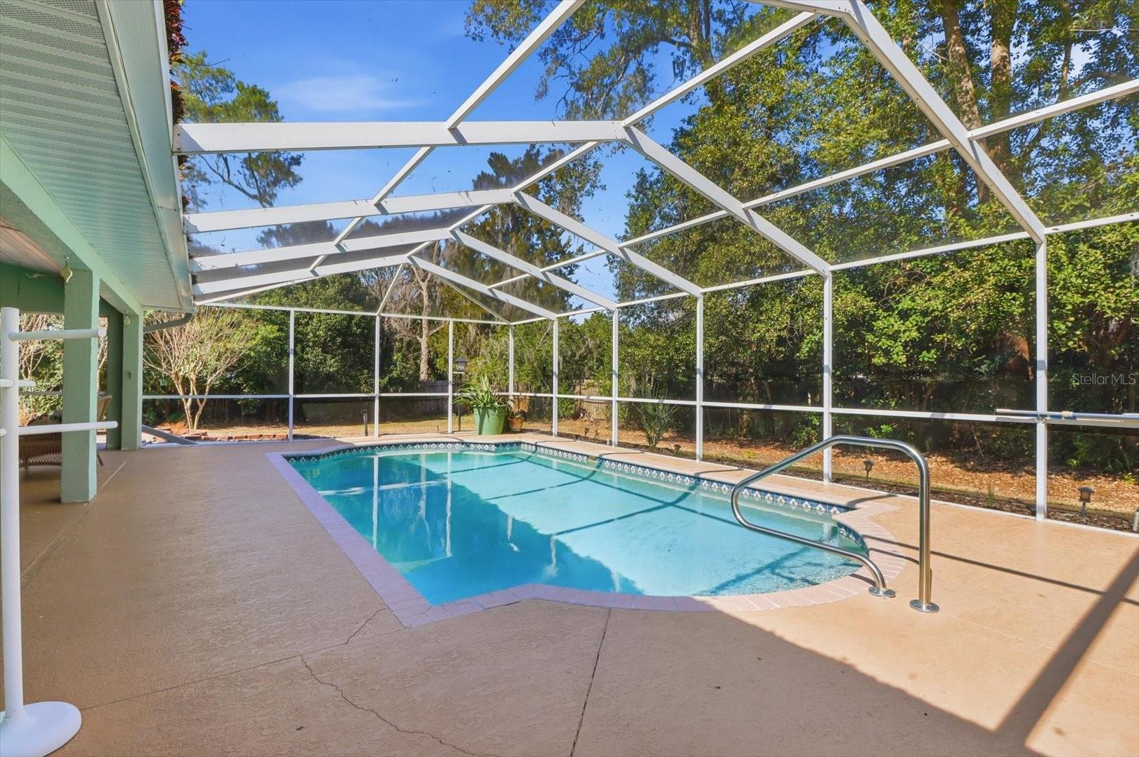 Image 18 of 57 For 6090 Woodside Circle