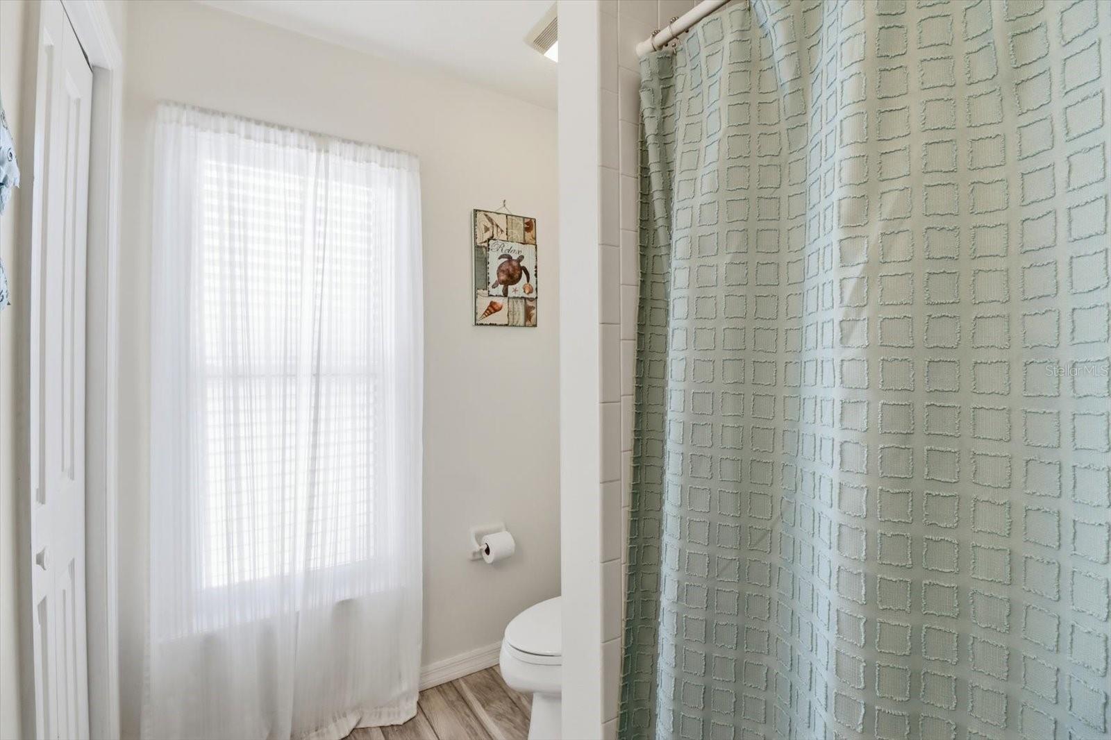 Image 38 of 57 For 6090 Woodside Circle