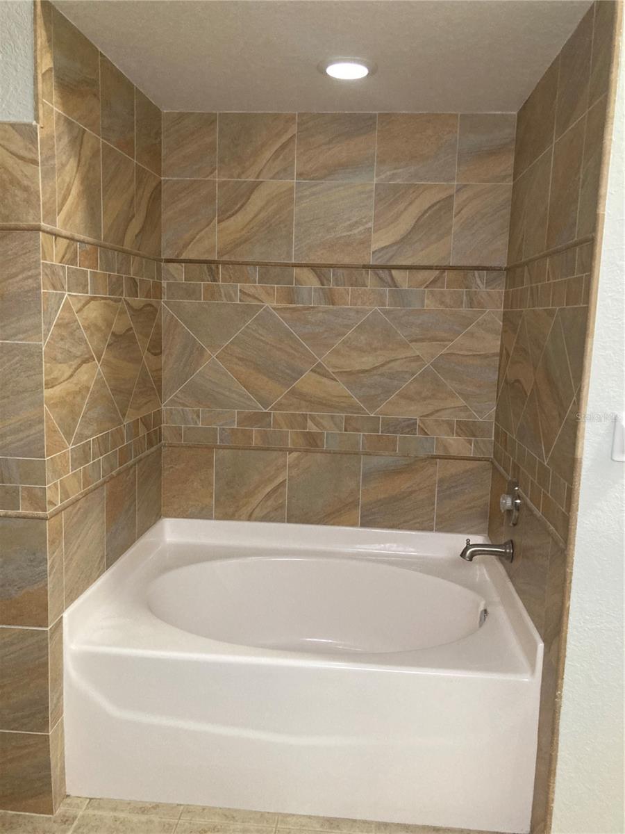 Image 10 of 15 For 1819 Hammocks Avenue 1819