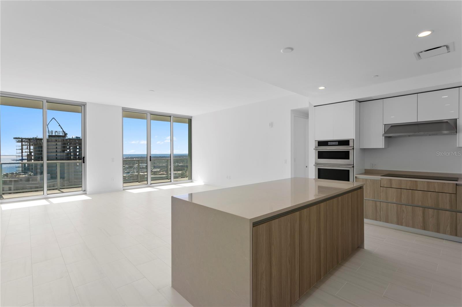 Listing photo id 10 for 400 Central Avenue 2806