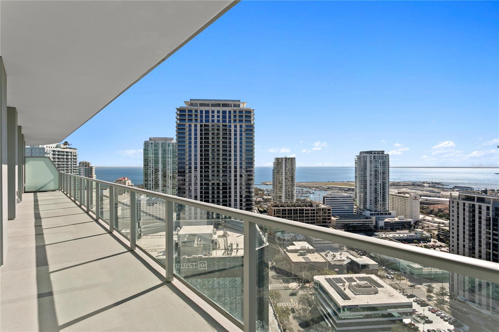 Listing photo id 0 for 400 Central Avenue 2806