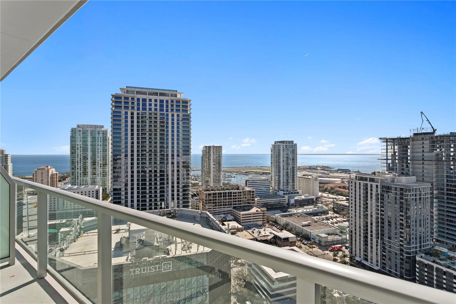 Listing photo id 1 for 400 Central Avenue 2806