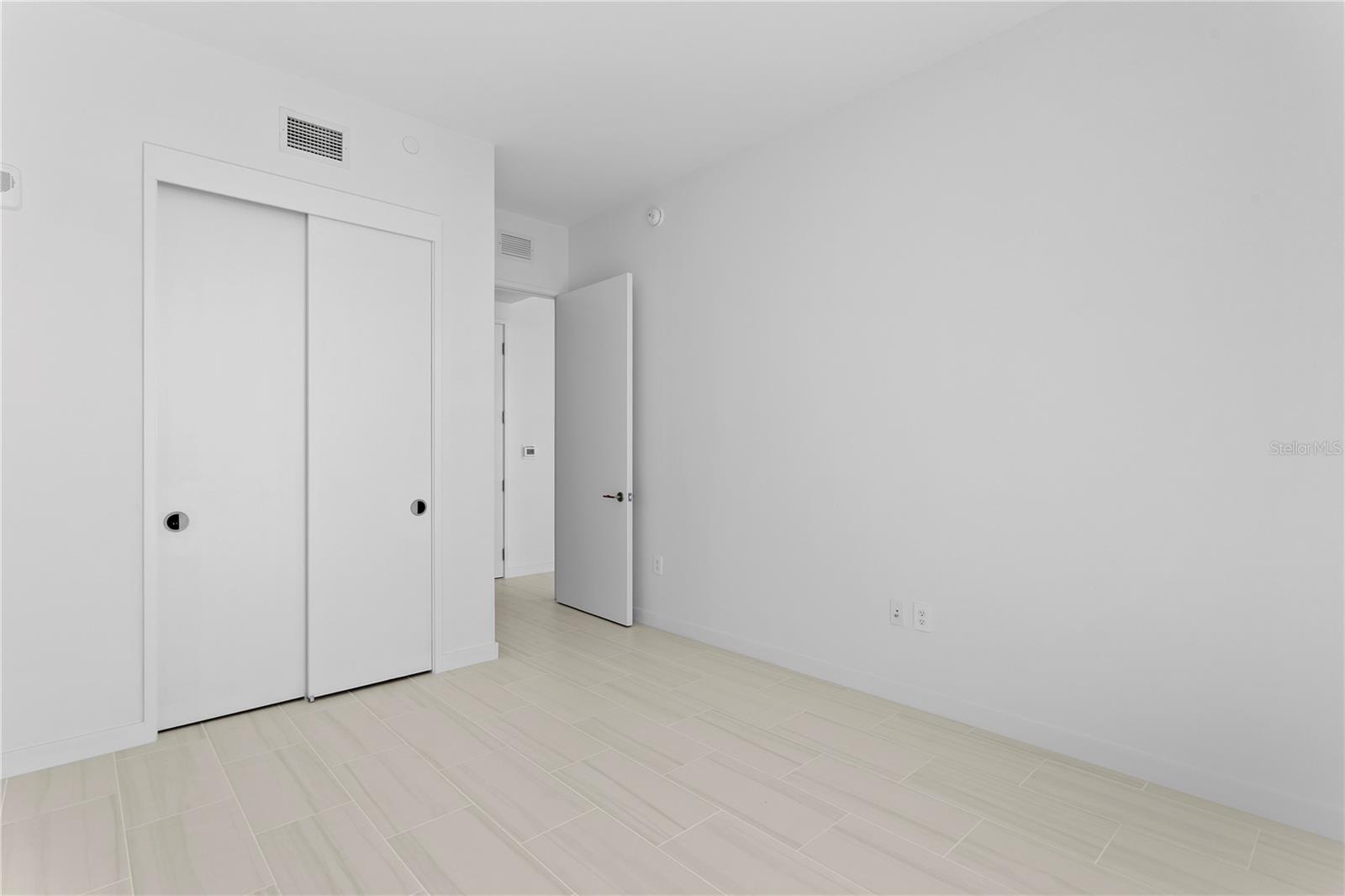 Listing photo id 38 for 400 Central Avenue 2806