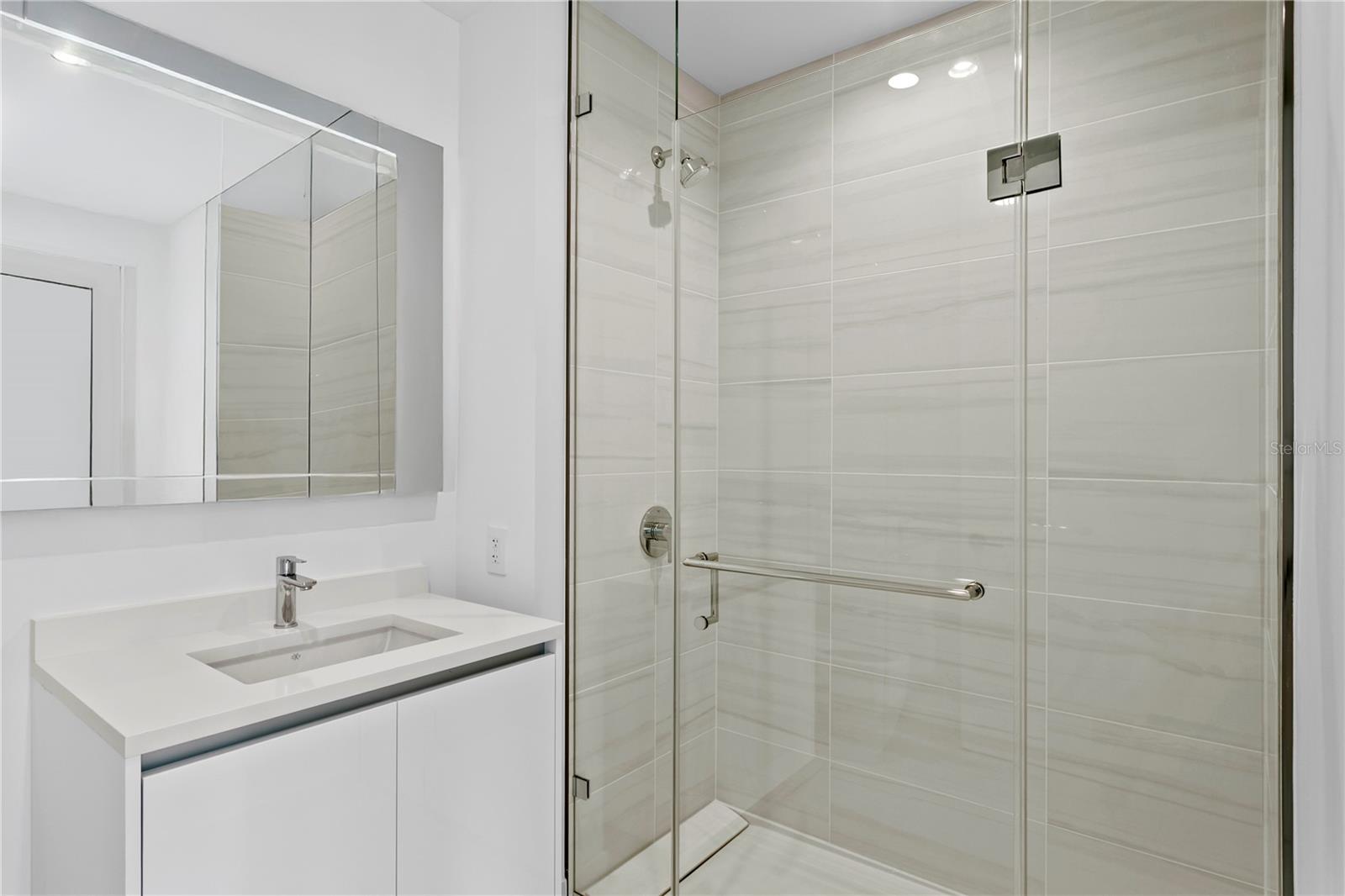 Listing photo id 39 for 400 Central Avenue 2806