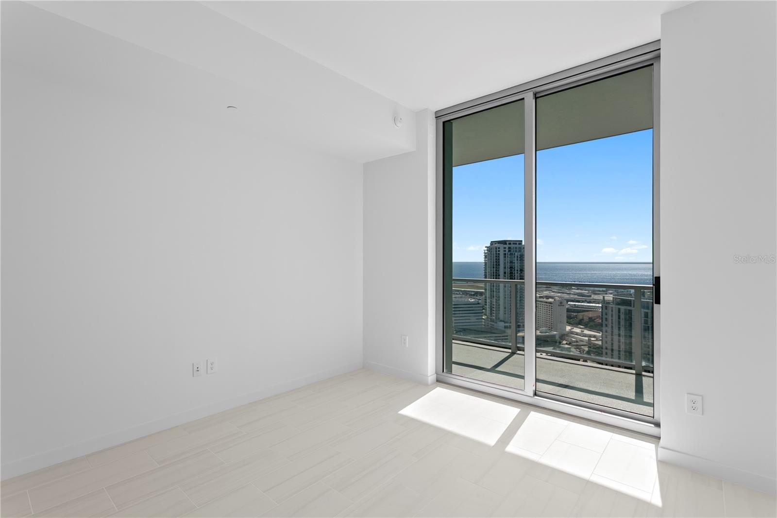 Listing photo id 40 for 400 Central Avenue 2806