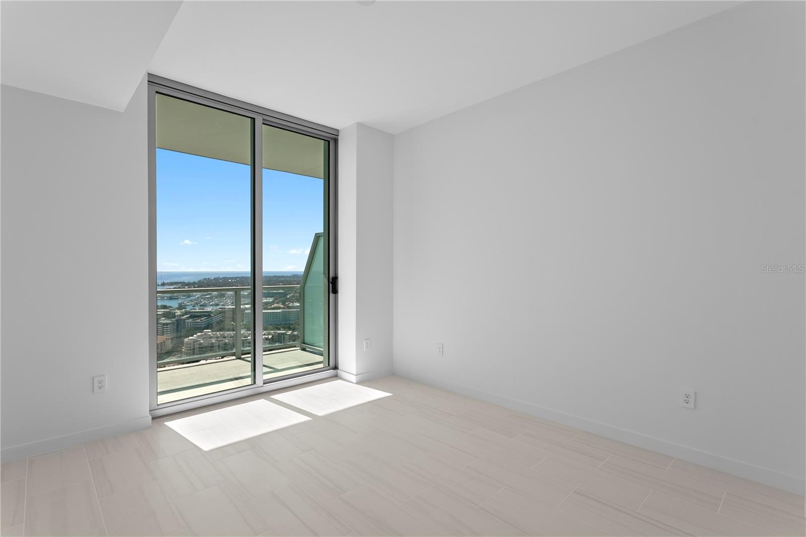 Listing photo id 41 for 400 Central Avenue 2806