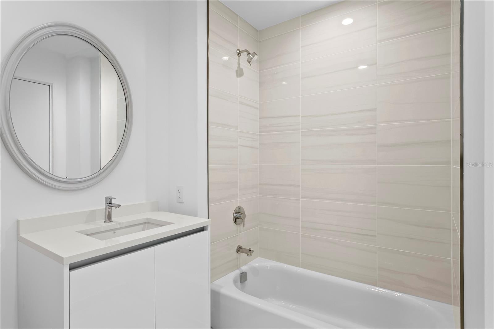 Listing photo id 46 for 400 Central Avenue 2806