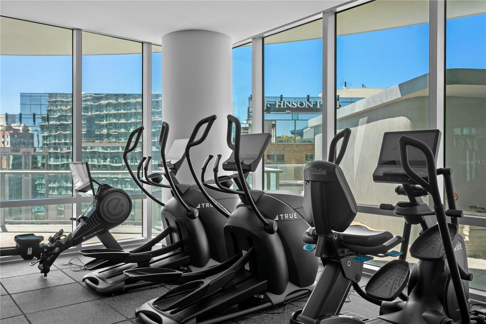 Listing photo id 73 for 400 Central Avenue 2806